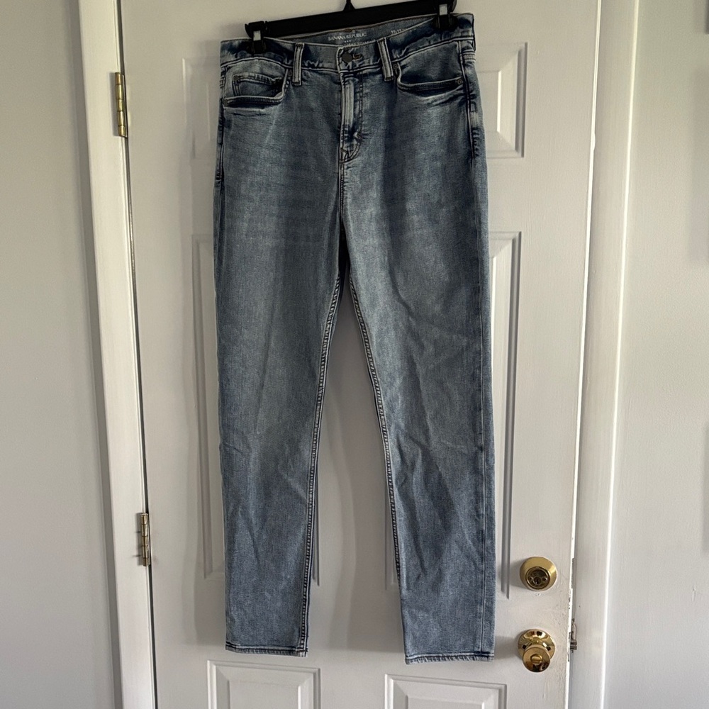 NWT Banana Republic Men's Slim Straight Light Blue Travel Jeans